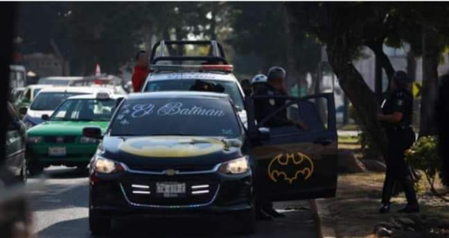 Detienen a 'Batman' en su «batimóvil» tras persecución por robar  tortillería en León - Noticias Por Internet