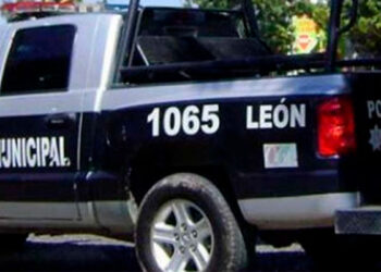 León: Policía muere tras disparo con su propia arma