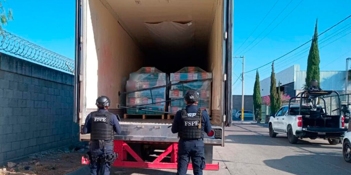 Celaya: Recuperan tractocamión con más de 4 millones de pesos en mercancía robada