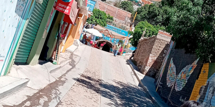 Valle de Santiago; Ejecutan a hombre en la entrada del túnel de Rincón de Parangueo