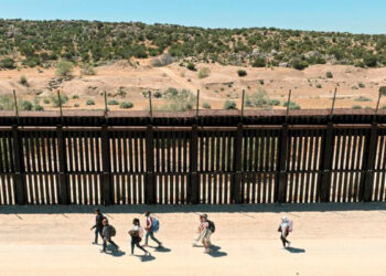Cruces ilegales en la frontera norte caen 97%, informa la Sedena