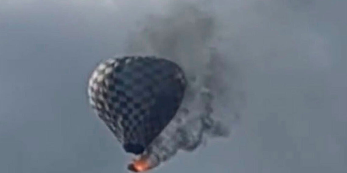 Muere una persona tras incendio de globo aerostático en Zacatecas durante festival