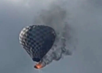 Muere una persona tras incendio de globo aerostático en Zacatecas durante festival