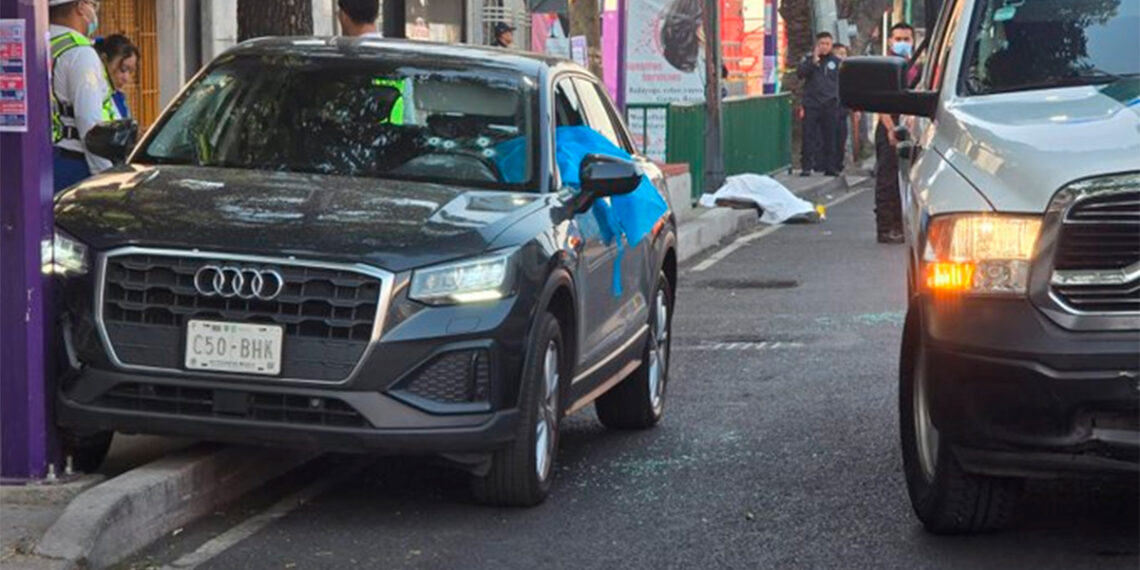 Asesinan a colaboradores cercanos de Clara Brugada en presunto ajuste de cuentas