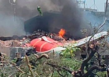Captan caída de avión con más de 200 pasajeros, no hay sobrevivientes