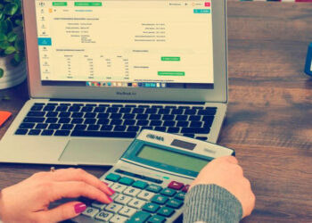 Irapuato: Detienen a mujer por emitir facturas falsas