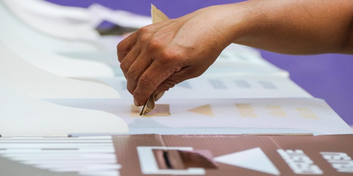 CIUDAD DE MÉXICO. 02JUNIO2024.- Jornada histórica de elecciones en el país, el cual de acuerdo a los resultados, Claudia Sheinbaum Pardo; se convertirá en la primera mujer al frente del ejecutivo federal. Votaciones con mucha participación de los Capitalinos.
FOTO: VICTORIA VALTIERRA/CUARTOSCURO.COM